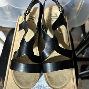 Journee Wedge sandals size 8.5